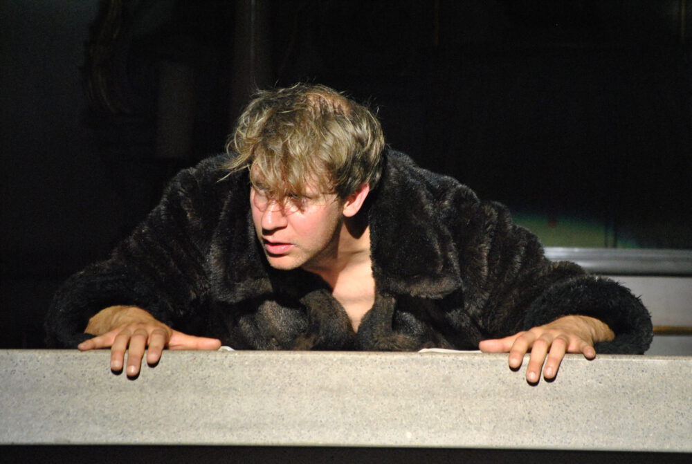 Jakob Gail in der Shylock-Szene (Foto TWP)